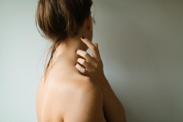 Un sauna infrarouge pour soulager les douleurs au cou ? 5 Les douleurs au cou améliorés grâce au sauna infrarouge